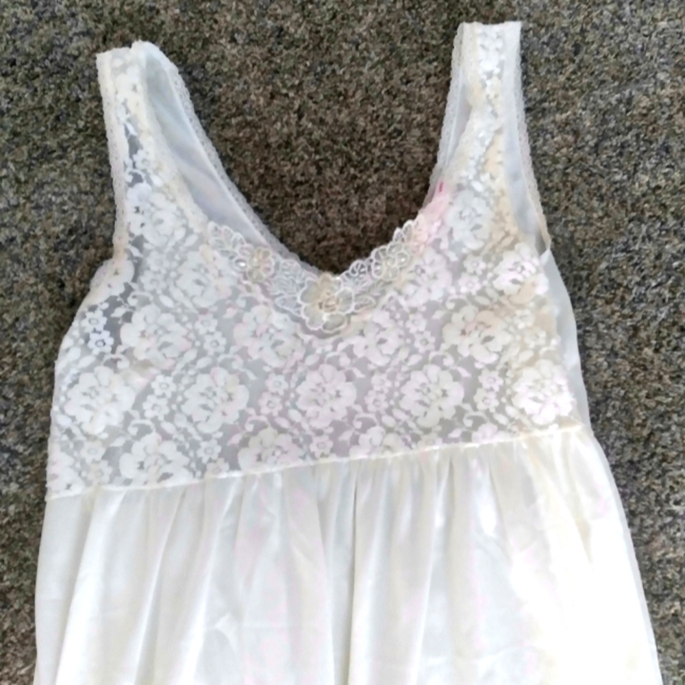 Vintage Ivory Lace Nightgown
